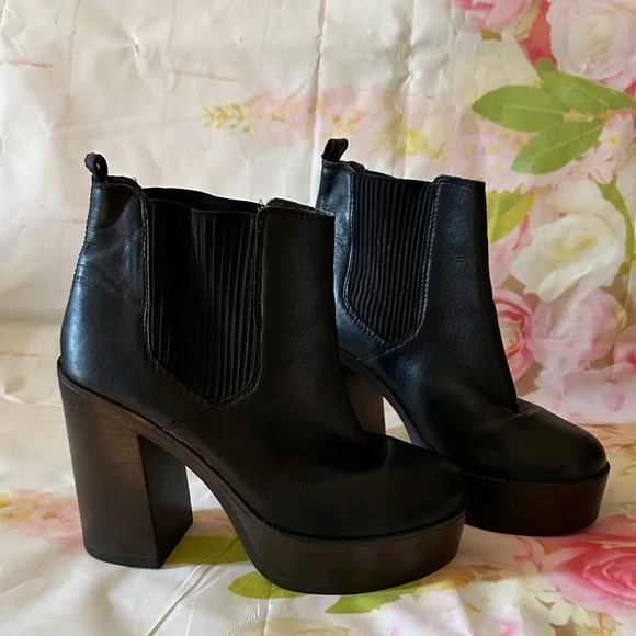 Steve Madden Black Ankle Boots - Picture 2 of 11